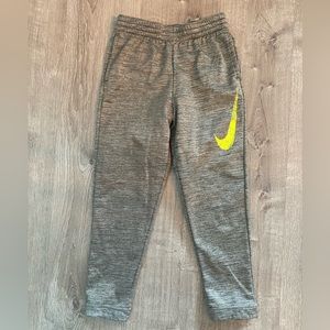 Nike Youth Boys size L sweatpants